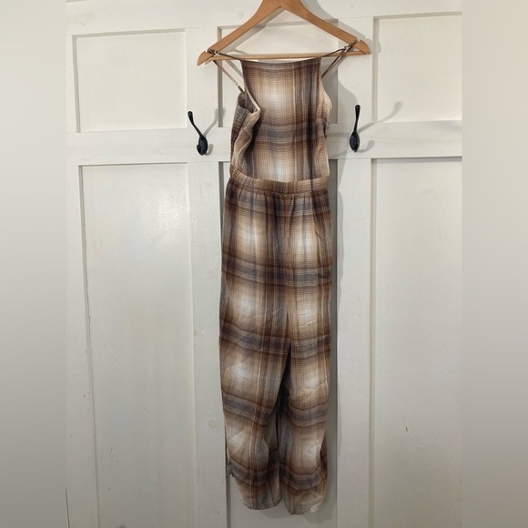 AMERICAN Eagle Brown plaid jumpsuit Size small spaghetti strap flowey - Picture 2 of 10